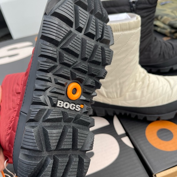 NEW BOGS Women Boots - Picture 4 of 9